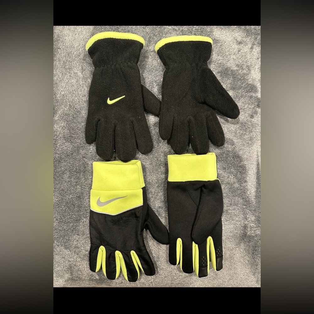 Nike Gloves set.